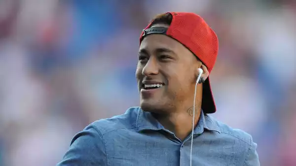 Neymar shames team-mate on Instagram for forgetting his passport 